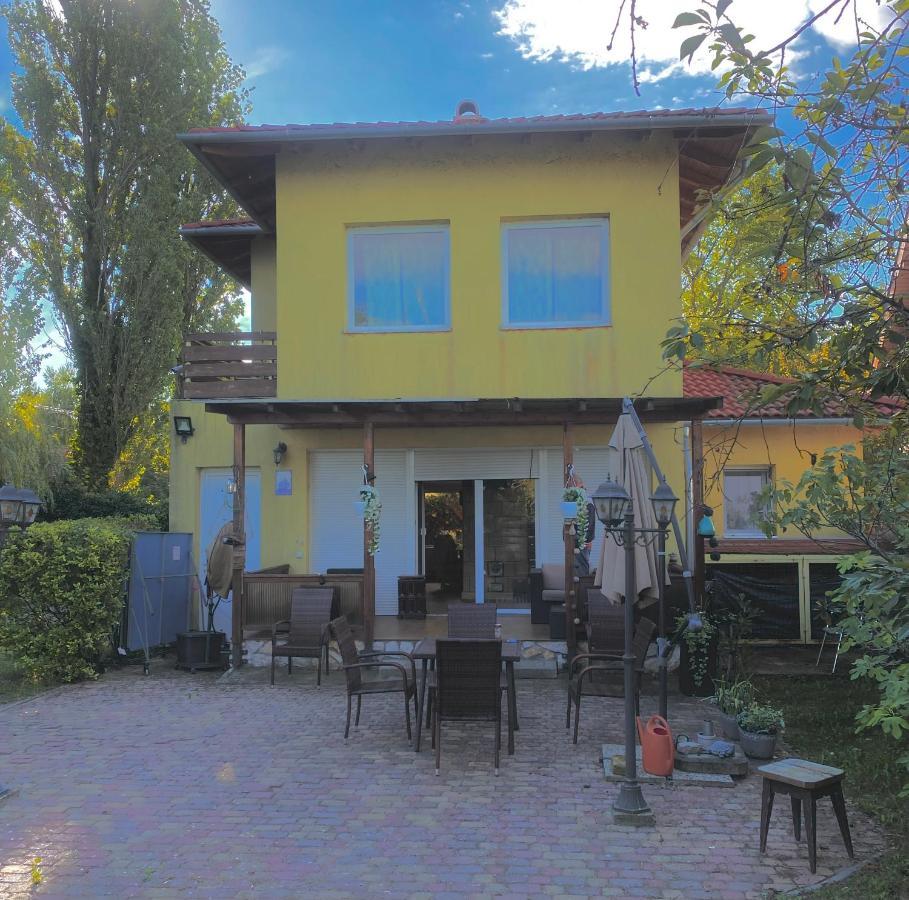 Villa Bella Garden Balatonszarszo Exterior foto